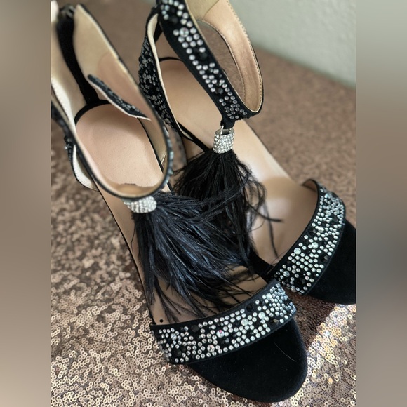 NEW 🤍 Feathered Black Stilettos, Rhinestone Accents 🖤 (Size 9.5) - Picture 9 of 10